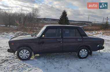 Седан ВАЗ 2107 2001 в Остроге
