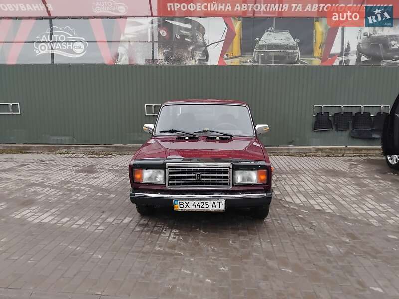 Седан ВАЗ / Lada 2107 2005 в Полонном
