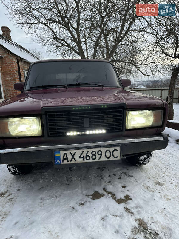 Седан ВАЗ / Lada 2107 2004 в Славянске