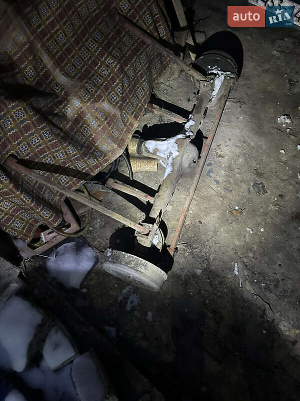 Седан ВАЗ / Lada 2107 1999 в Киеве