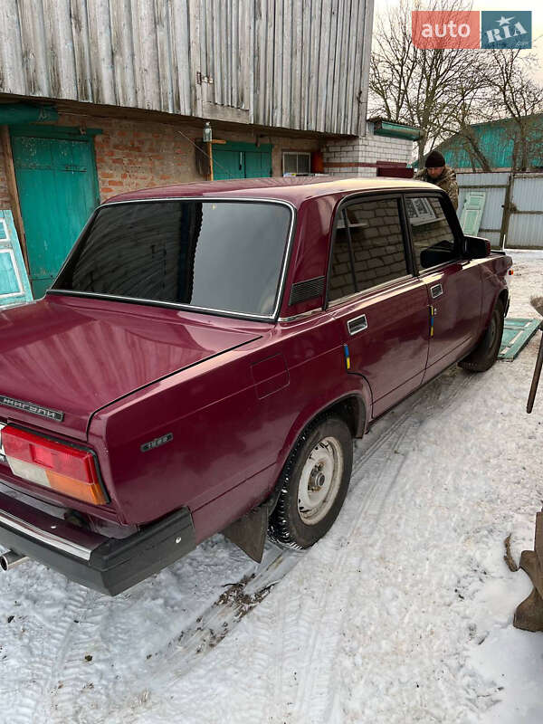 Седан ВАЗ / Lada 2107 2004 в Нежине фото 3 Седан ВАЗ / Lada 2107 2004 в Нежине
