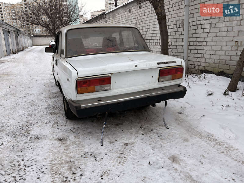 Седан ВАЗ / Lada 2107 1988 в Києві
