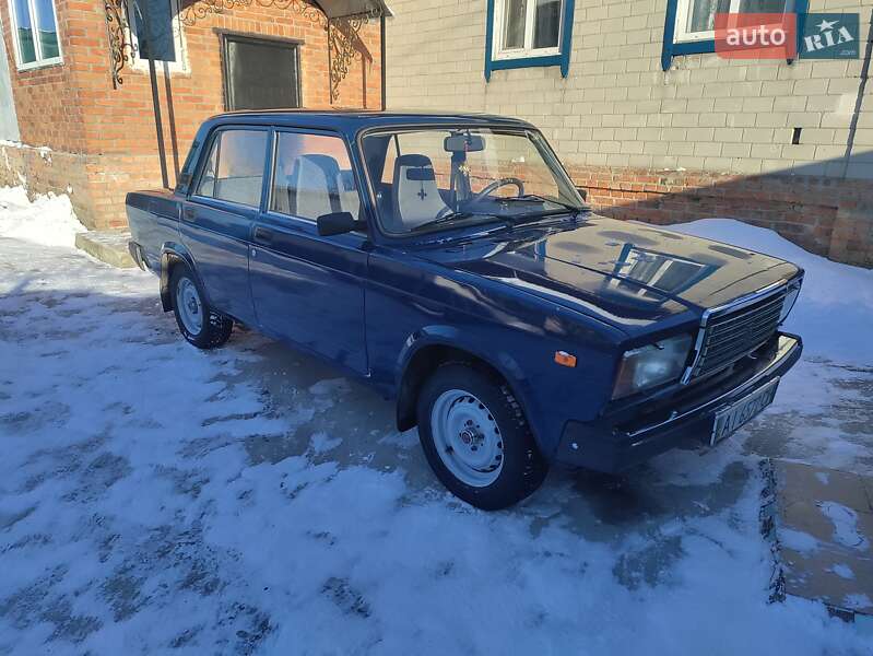 Седан ВАЗ / Lada 2107 2009 в Конотопе