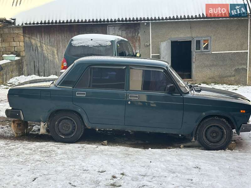 Седан ВАЗ / Lada 2107 2005 в Надворной