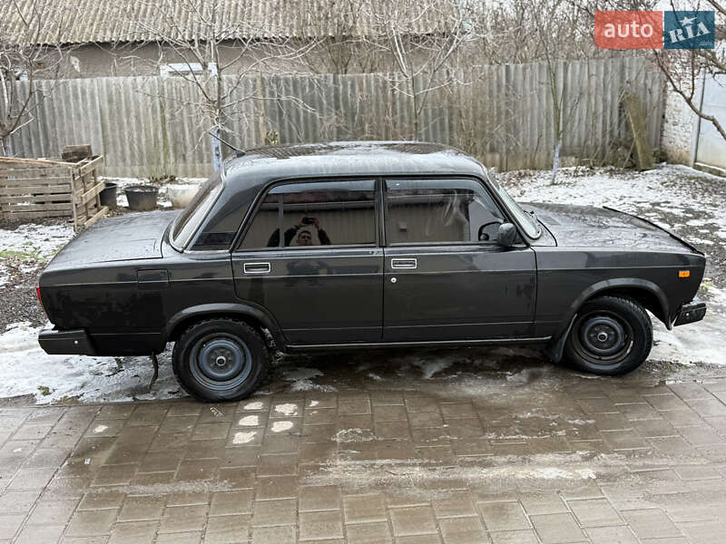 Седан ВАЗ / Lada 2107 2007 в Снигиревке
