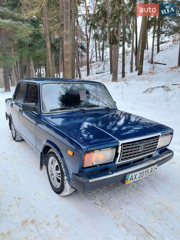 Седан ВАЗ / Lada 2107 2005 в Тростянце