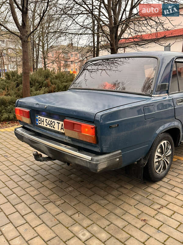 Седан ВАЗ / Lada 2107 2002 в Рени