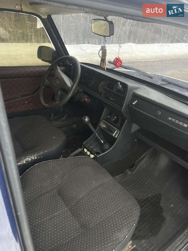 Седан ВАЗ / Lada 2107 2007 в Великих Мостах