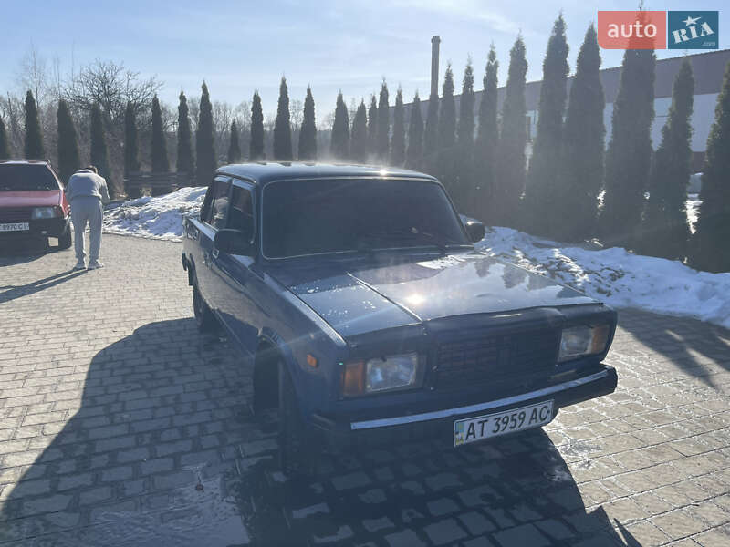 Седан ВАЗ / Lada 2107 2005 в Надворной