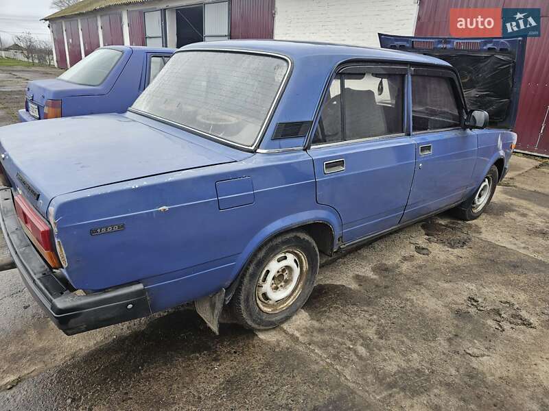 Седан ВАЗ / Lada 2107 2003 в Семеновке