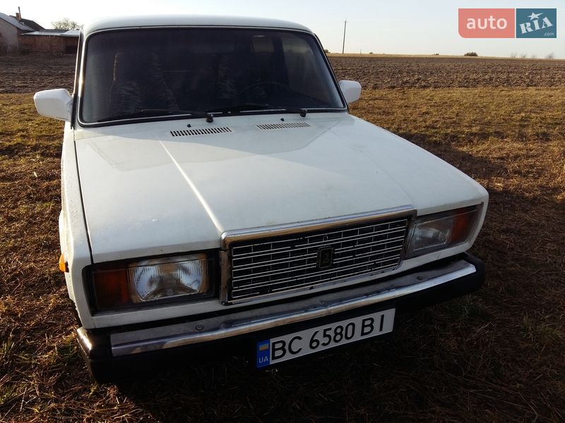 Седан ВАЗ / Lada 2107 1987 в Радехове