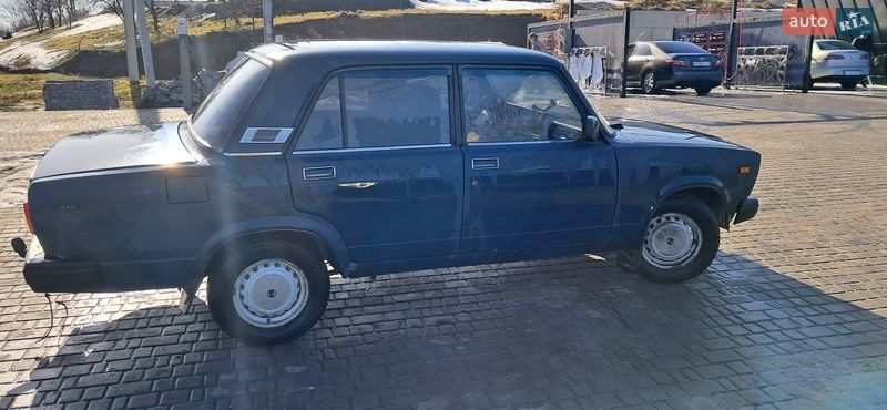 Седан ВАЗ / Lada 2107 2002 в Фастове