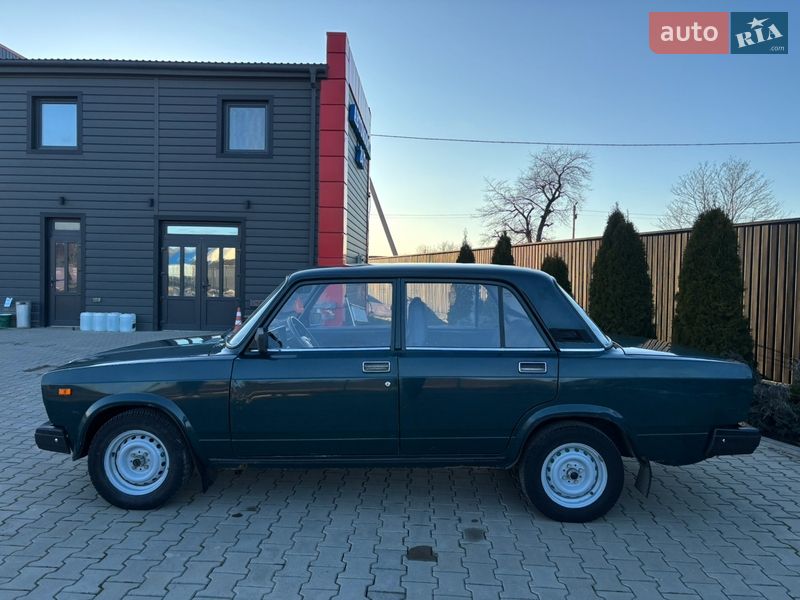 Седан ВАЗ / Lada 2107 2006 в Черновцах