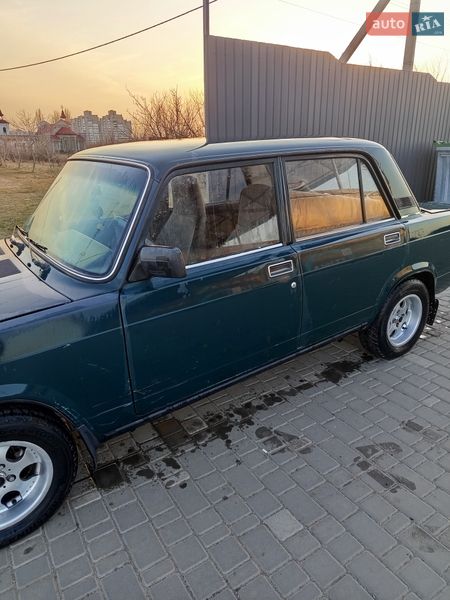 Седан ВАЗ / Lada 2107 2005 в Южноукраинске