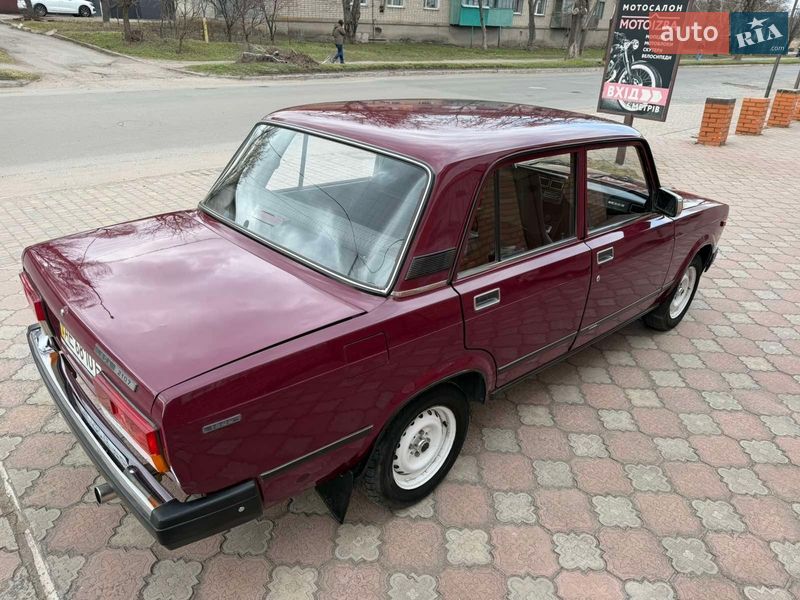 Седан ВАЗ / Lada 2107 2005 в Апостолово