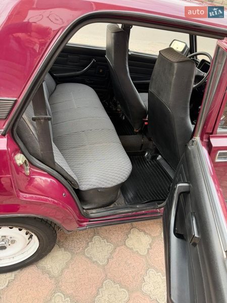 Седан ВАЗ / Lada 2107 2005 в Апостолово