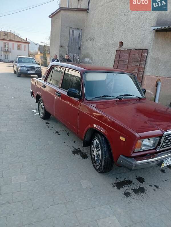 Седан ВАЗ / Lada 2107 2005 в Перечине