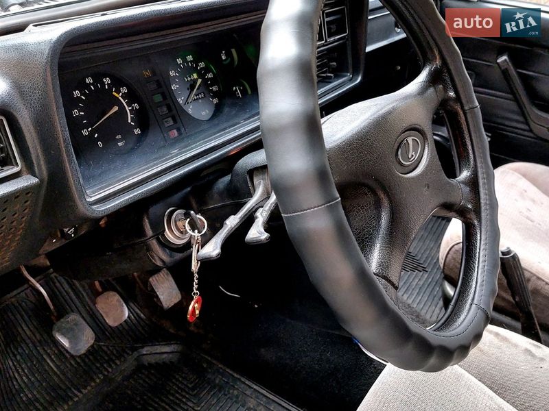 Седан ВАЗ / Lada 2107 2001 в Тростянце