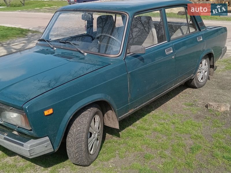 Седан ВАЗ / Lada 2107 2006 в Миргороде