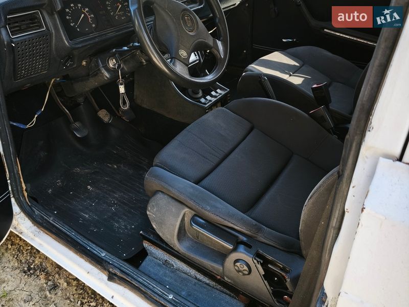 Седан ВАЗ / Lada 2107 1987 в Рені
