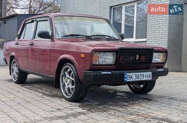 Седан ВАЗ 2107 2004 в Млиніві