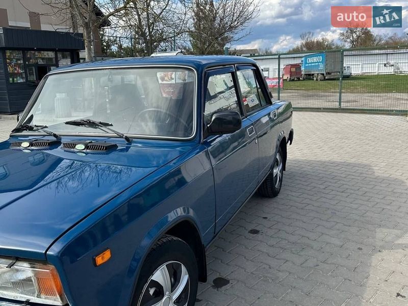 Седан ВАЗ / Lada 2107 2004 в Томашполі