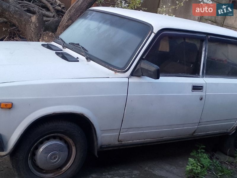 Седан ВАЗ / Lada 2107 2003 в Каменском