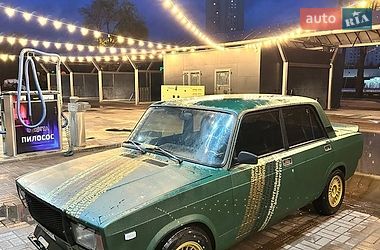 Седан ВАЗ 2107 1985 в Синельниковому