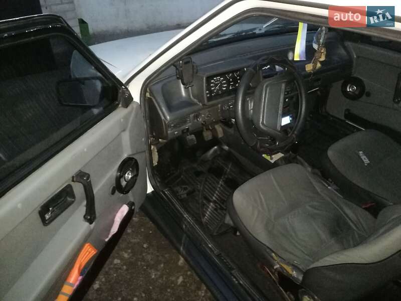 Хэтчбек ВАЗ / Lada 2108 1991 в Запорожье фото 5 Хэтчбек ВАЗ / Lada 2108 1991 в Запорожье