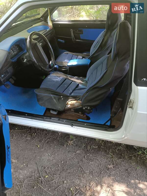 Хэтчбек ВАЗ / Lada 2108 1987 в Березане