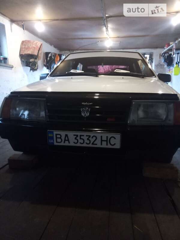 Хэтчбек ВАЗ / Lada 2108 1990 в Новоукраинке