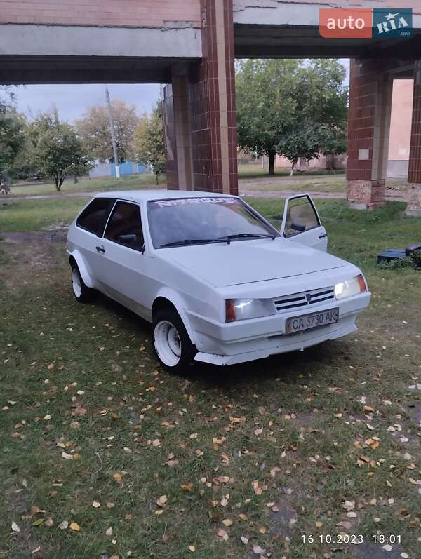 Хэтчбек ВАЗ / Lada 2108 1988 в Чернобае