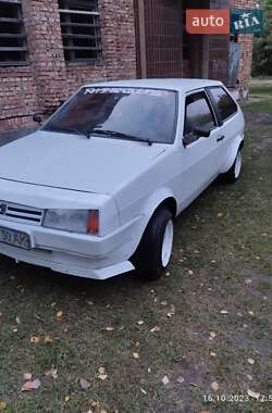 Хетчбек ВАЗ / Lada 2108 1988 в Чорнобаї