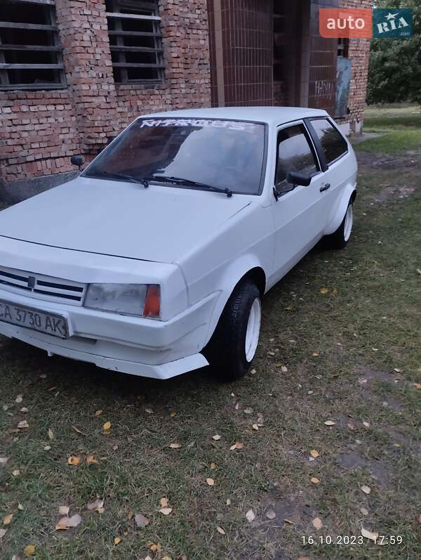 Хэтчбек ВАЗ / Lada 2108 1988 в Чернобае