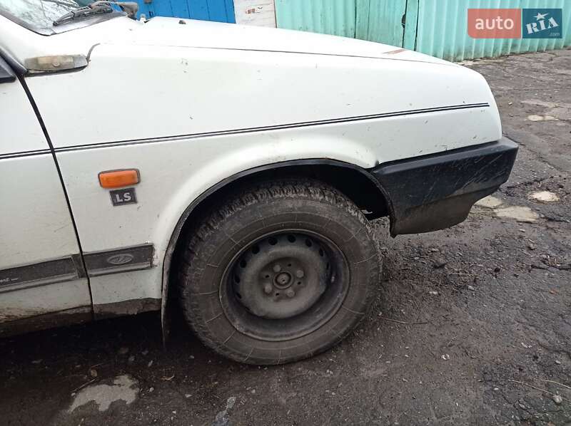 Хэтчбек ВАЗ / Lada 2108 1995 в Гадяче фото 6 Хэтчбек ВАЗ / Lada 2108 1995 в Гадяче