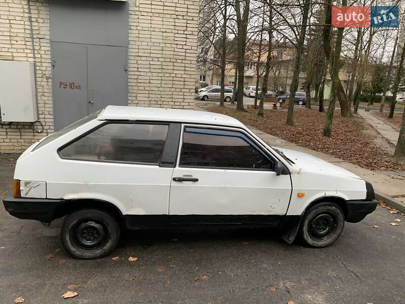 Хэтчбек ВАЗ / Lada 2108 1987 в Новояворовске