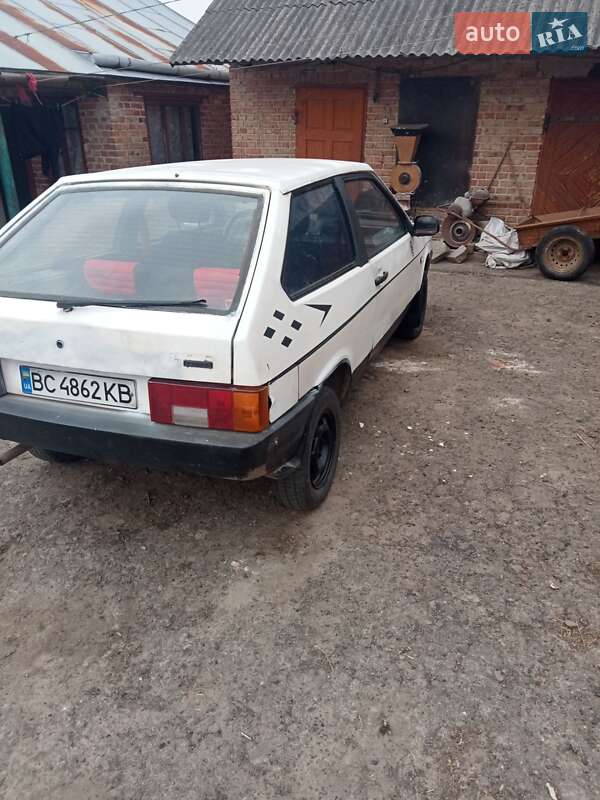 Хэтчбек ВАЗ / Lada 2108 1992 в Сокале