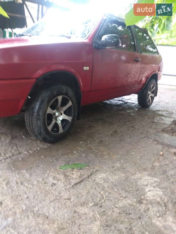 Хэтчбек ВАЗ / Lada 2108 1990 в Чемеровцах