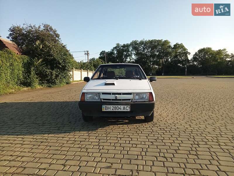 Хэтчбек ВАЗ / Lada 2108 1988 в Одессе