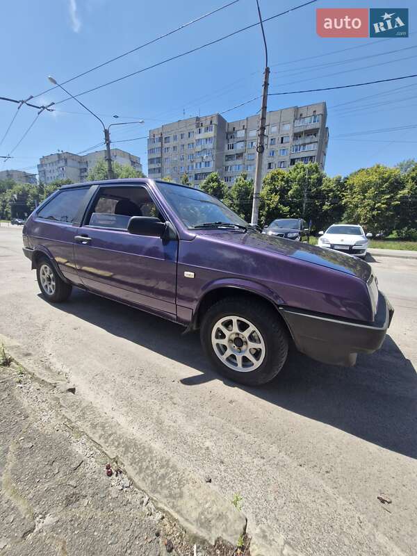 Хэтчбек ВАЗ / Lada 2108 2002 в Львове