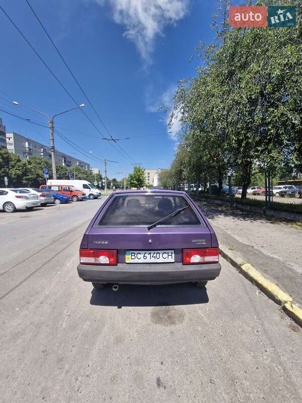 Хэтчбек ВАЗ / Lada 2108 2002 в Львове