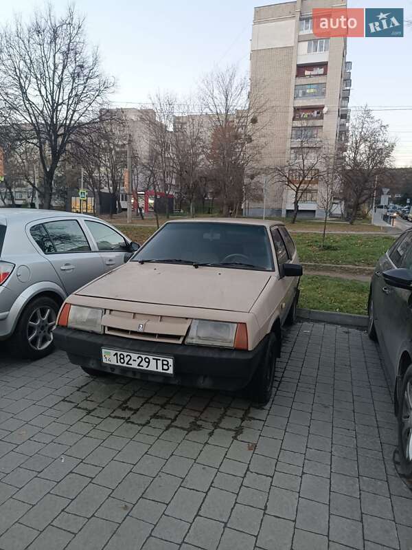 Хэтчбек ВАЗ 2108 1988 в 