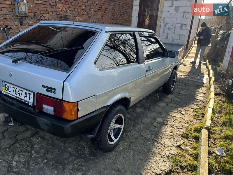 Хэтчбек ВАЗ / Lada 2108 2002 в Львове