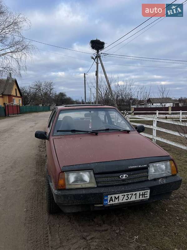 Хэтчбек ВАЗ 2108 1987 в 
