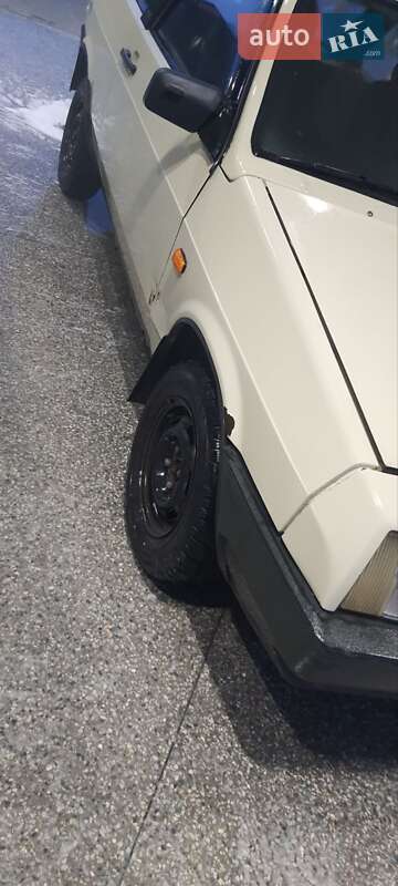 Хэтчбек ВАЗ / Lada 2108 1988 в Черновцах