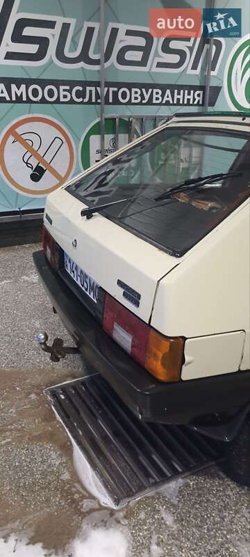 Хэтчбек ВАЗ / Lada 2108 1988 в Черновцах