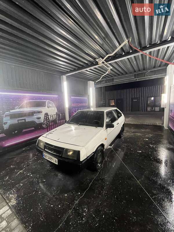 Хэтчбек ВАЗ / Lada 2108 1990 в Ровно