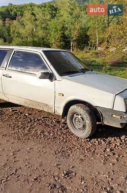 Хетчбек ВАЗ 2108 1991 в Вижниці