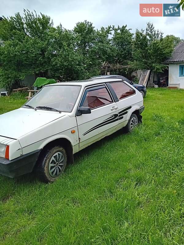 Хэтчбек ВАЗ / Lada 2108 1991 в Черновцах фото 4 Хэтчбек ВАЗ / Lada 2108 1991 в Черновцах