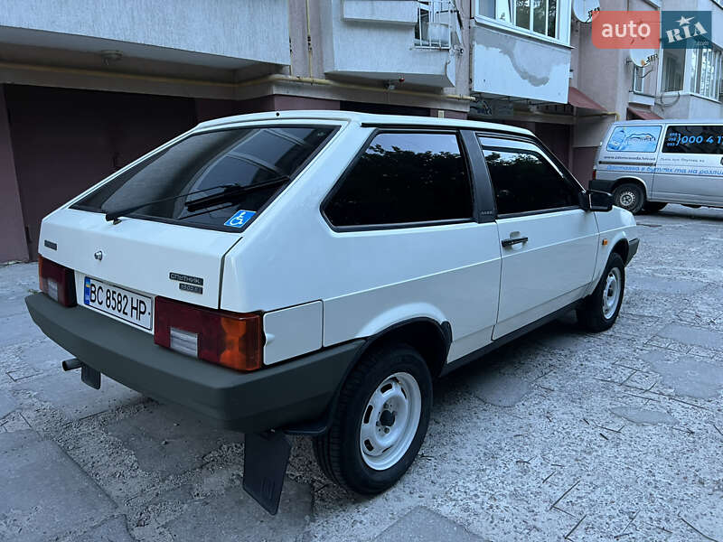 Хэтчбек ВАЗ / Lada 2108 1990 в Львове